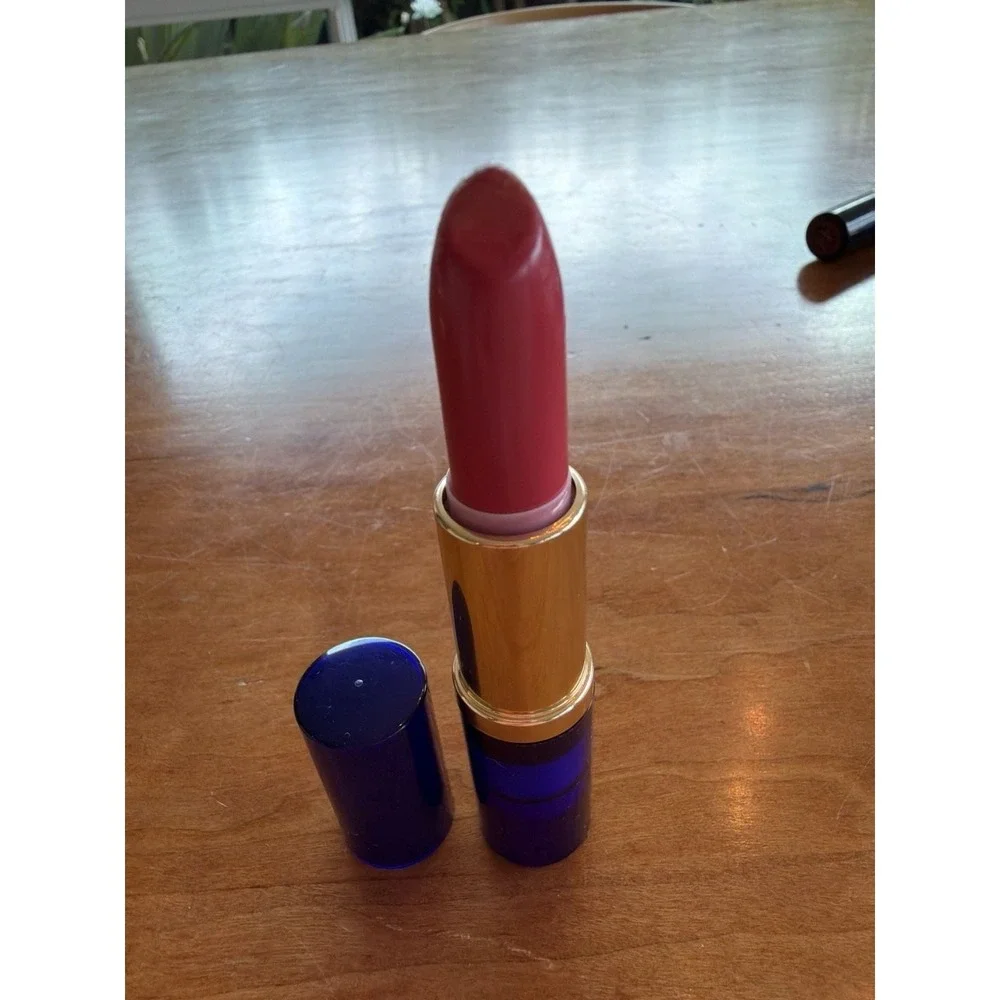 Estee Lauder Pure Color Long Lasting Lipstick 84‎ Naive Rose